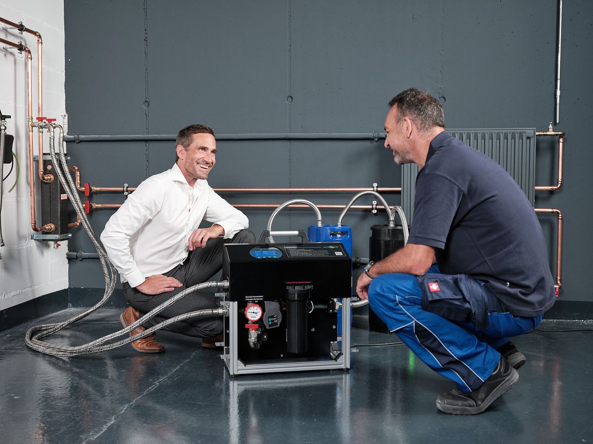 2 Handwerker bei der Arbeit